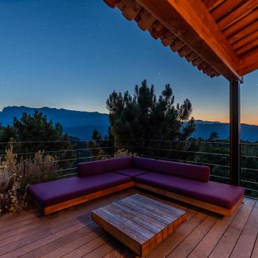 Salon extérieur, lounge pour soirée et apéritifs - Villa Nature - Espaces extérieurs