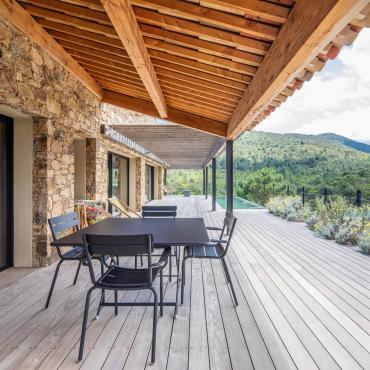 Manger sur la terrasse - Villa Nature - Espaces de vie