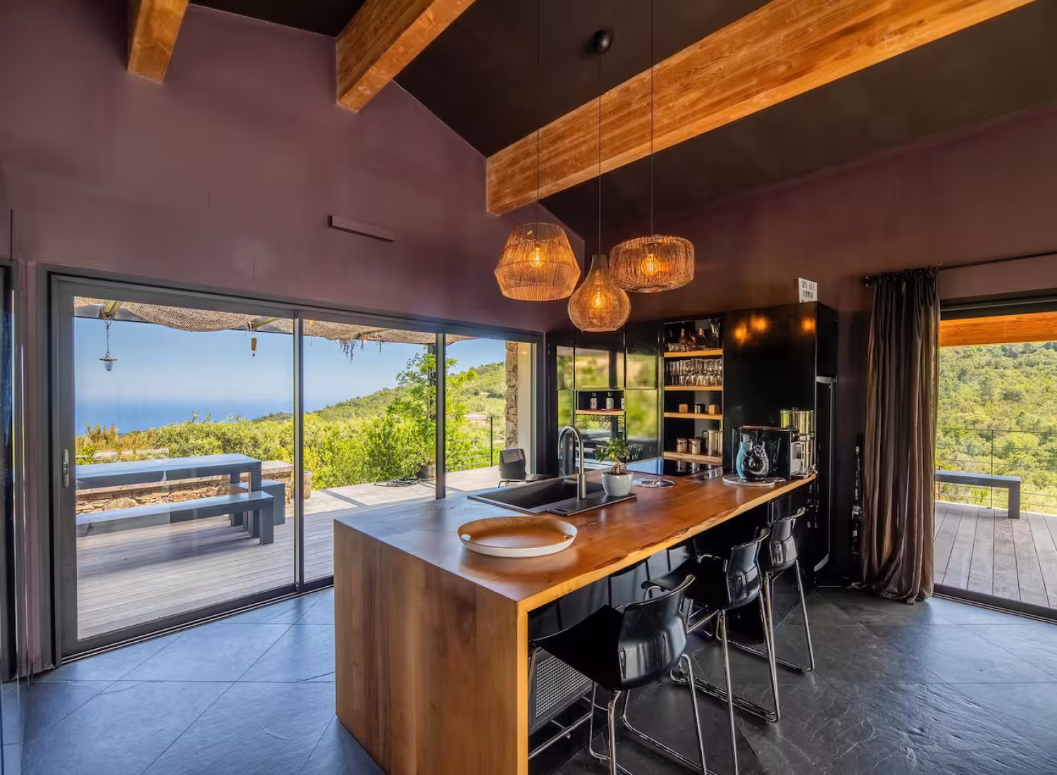 Cuisine équipée face à la mer - Villa Nature - Espaces de vie