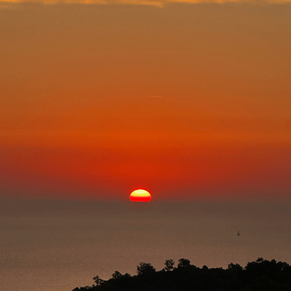 Coucher de soleil sur la mer- Villa Nature - Découvrir Sari-Solenzara et ses alentours