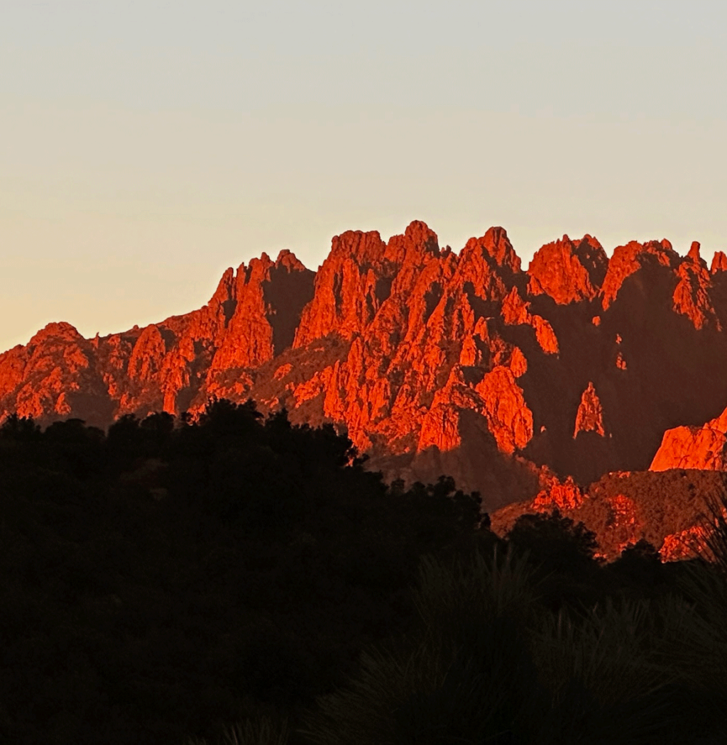 Coucher de soleil sur les Aiguilles de Bavella - Villa Nature - Découvrir Sari-Solenzara et ses alentours
