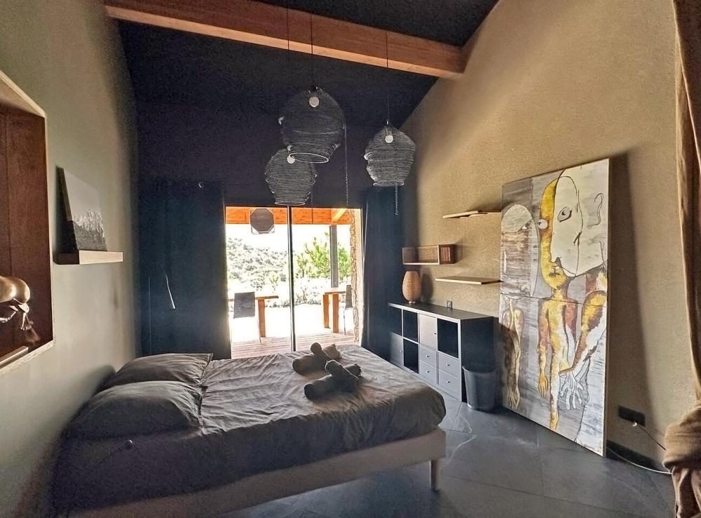 Chambre 5 avec lit double et accès à la terrasse - Villa Nature - Location de villa à Sari-Solenzara, Corse