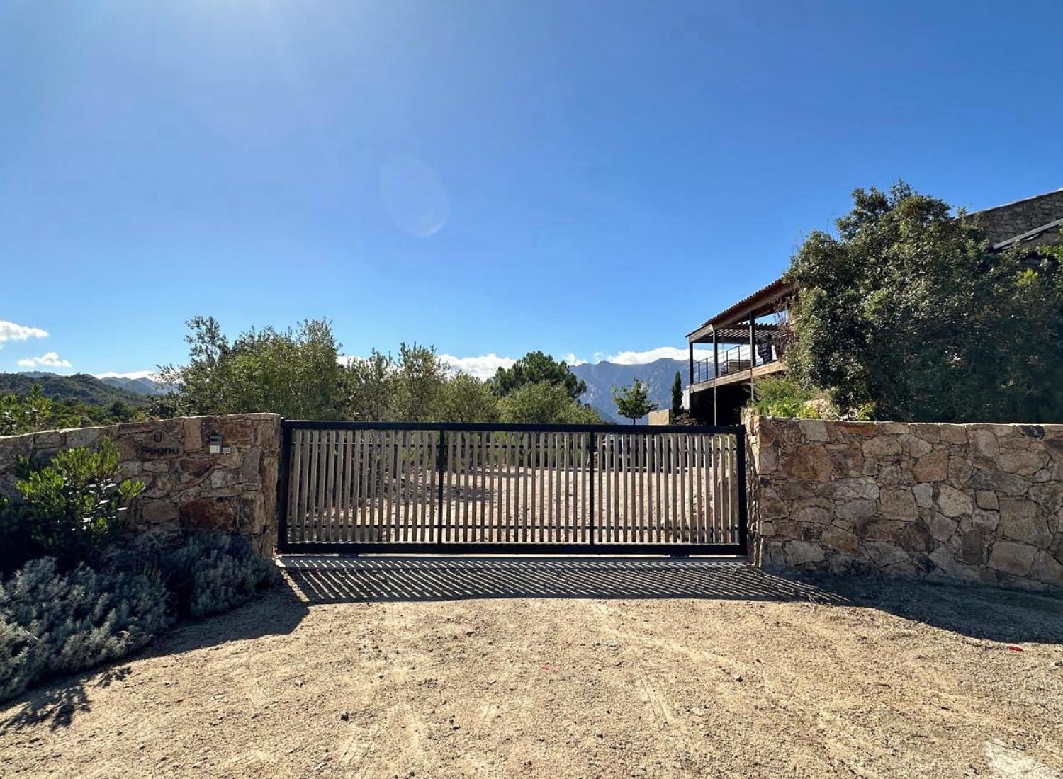 Portail sécurisé - Villa Nature - L'entrée