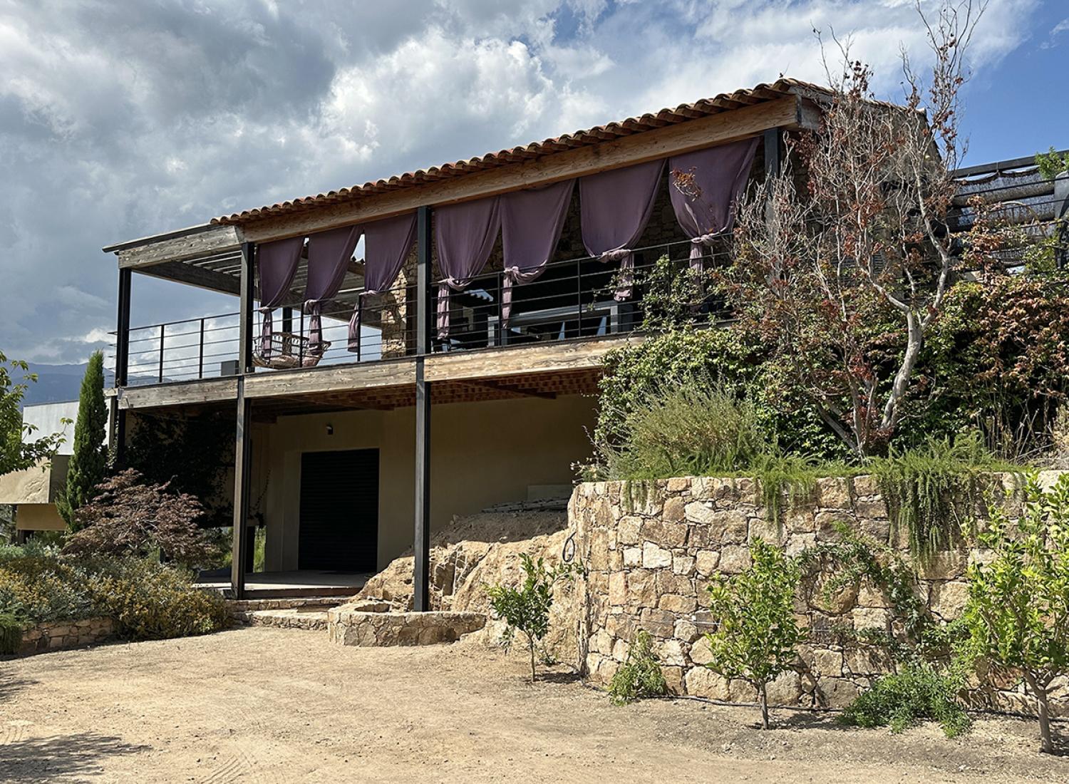 Votre arrivée à la villa U Sognu - Villa Nature - Espaces extérieurs, l'entrée